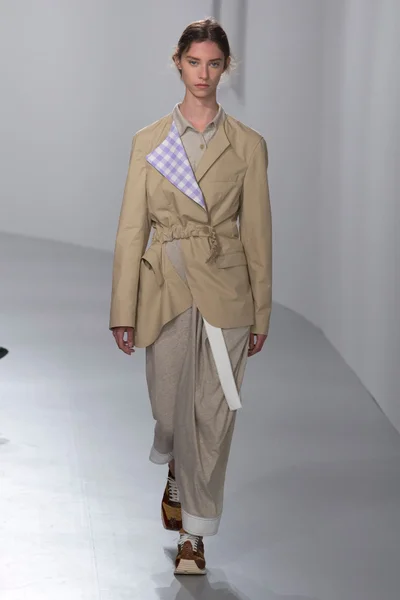 Look 13
